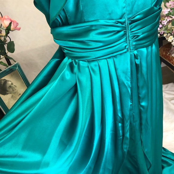 Women’s formal Dress Sz 10/12 - Picture 7 of 8